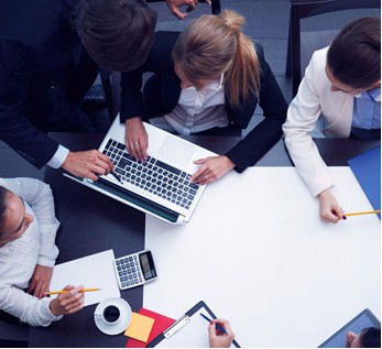 平均行业经验大于八年